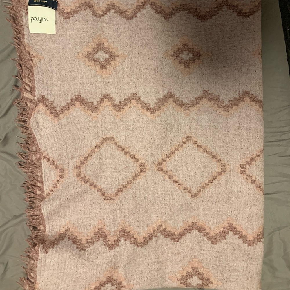 Aritzia Scarf - Large - Picture 1 of 4